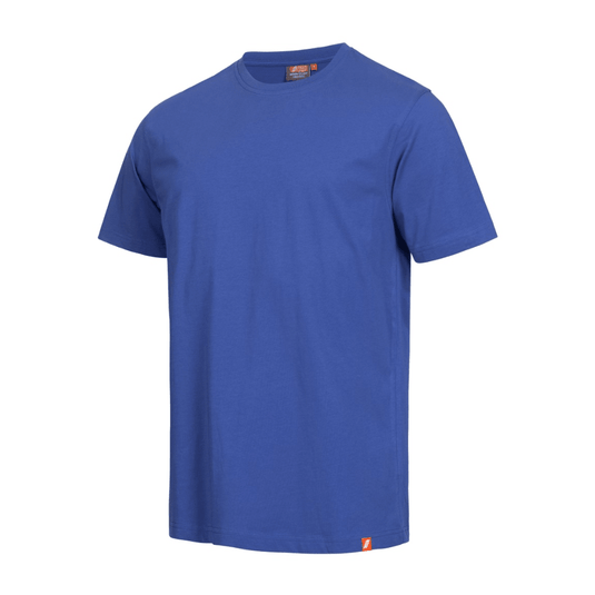 Pe un fundal alb este prezentat tricoul NITRAS MOTION TEX LIGHT al companiei AS Arbeitsschutz GmbH. Este un tricou simplu, albastru, cu mâneci scurte, confecționat din bumbac moale certificat OEKO-TEX, cu guler rotund și o mică etichetă portocalie în partea stângă a tivului de jos.