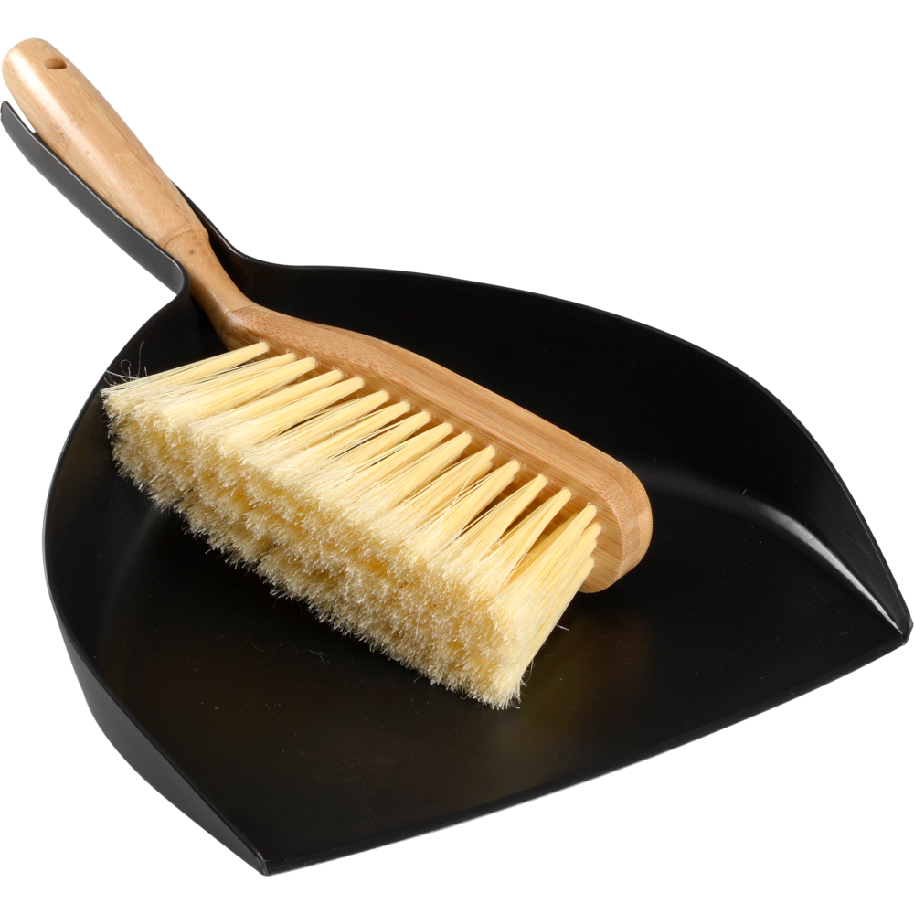 Eine Bürste mit Bambusstiel und hellen Borsten sitzt auf einer schwarzen Kehrschaufel aus Kunststoff - eine ENA Living Kehrgarnitur, Bambus von Abena Re-Seller GmbH, die im 12er-Pack stilvoll und umweltfreundlich reinigt.