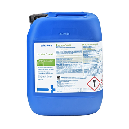 Un bidon de plastic albastru cu Schülke buraton® rapid preparat dezinfectant rapid, prevăzut cu etichete cu text în mai multe limbi și diferite simboluri de siguranță, inclusiv unul pentru iritații ale pielii, dezvoltat special pentru alimente.