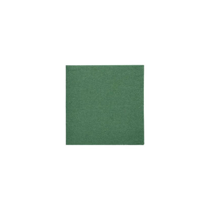 O bucată de șervețele de 24 cm x 24 cm din „DAILY Collection“ cu design verde pe fundal alb servește ca decor de masă sustenabil și adaugă o notă ecologică oricărui ambient.