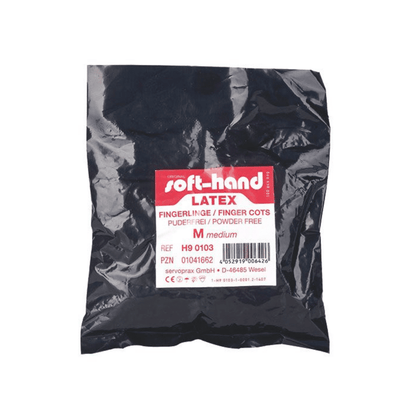 Eine Packung mit der Aufschrift „Soft-Hand Latexfingerlinge, Größe 3 – 100 Stück“ der Servoprax GmbH enthält mittelgroße, unsterile Fingerlinge. Die Verpackung ist schwarz mit rot-weißem Etikett und ist puderfrei.