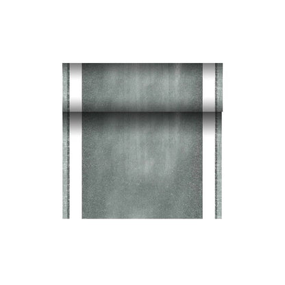 Un sul de alergător de masă verde asemănător țesăturii din PAPSTAR Alergător de masă PV-Tissue Mix „ROYAL Collection“ cu margini albe curate este parțial desfășurat pe un fundal alb simplu. Acest produs fabricat de PAPSTAR GmbH are un aspect ușor învechit datorită compoziției sale unice din amestec de celuloză-viscoză-tesut.