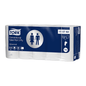 Un carton Tork 110782 hârtie igienică cu role mici extra moale Advanced T4 conține 30 de role. Ambalajul este predominant în culorile albastru și alb și indică prin simbolurile unui bărbat și ale unei femei utilizarea ca produs de baie. Pe etichetă scrie „hârtie igienică extra moale cu 3 straturi”, garantând atât confort, cât și calitate.