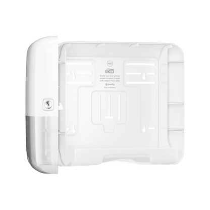 Dispenserul mini Tork 553100 pentru prosoape de mâini în zig-zag are un design elegant Elevation și o încuietoare pe partea stângă. Prin placa frontală deschisă aveți acces la fantele de montare și puteți găsi instrucțiuni în interior. Astfel, este ideal pentru compatibilitatea cu prosoapele de hârtie în zig-zag. Acest produs este oferit de TORK, o companie a Essity Professional Hygiene Germany GmbH.