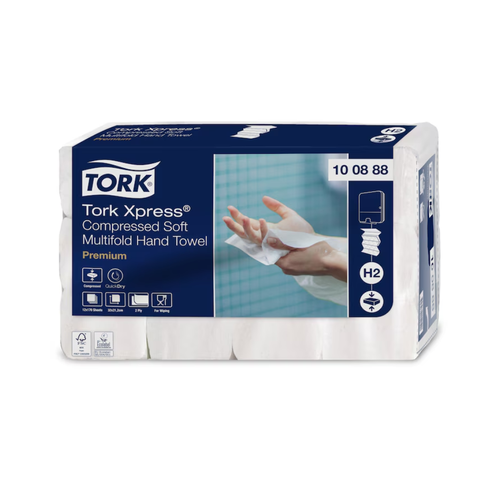 Un pachet de prosoape de hârtie multifold comprimate moi Tork Xpress® Premium H2 cu 2 straturi, etichetate ca Premium, de la TORK – Essity Professional Hygiene Germany GmbH. Ambalajul arată imaginea unei mâini care ține un prosop și evidențiază caracteristicile produsului, cum ar fi igiena, capacitatea de absorbție și extragerea individuală a foilor, într-un design albastru-alb.