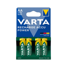 Ambalaj de patru baterii Varta Recharge Accu Power AA 2100 mAh, verde-aurii, cu o capacitate de 2100 mAh, marcate ca NiMH și „reîncărcabile”.