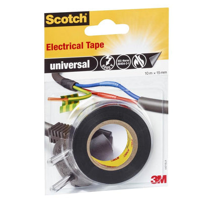 Un ambalaj de bandă izolatoare universală Scotch® (10 m x 15 mm, 1 rolă) de la 3M Deutschland GmbH arată o rolă de bandă adezivă neagră și o ilustrație cu fire înfășurate în bandă adezivă pe un ambalaj galben-roșu cu informații despre produs.