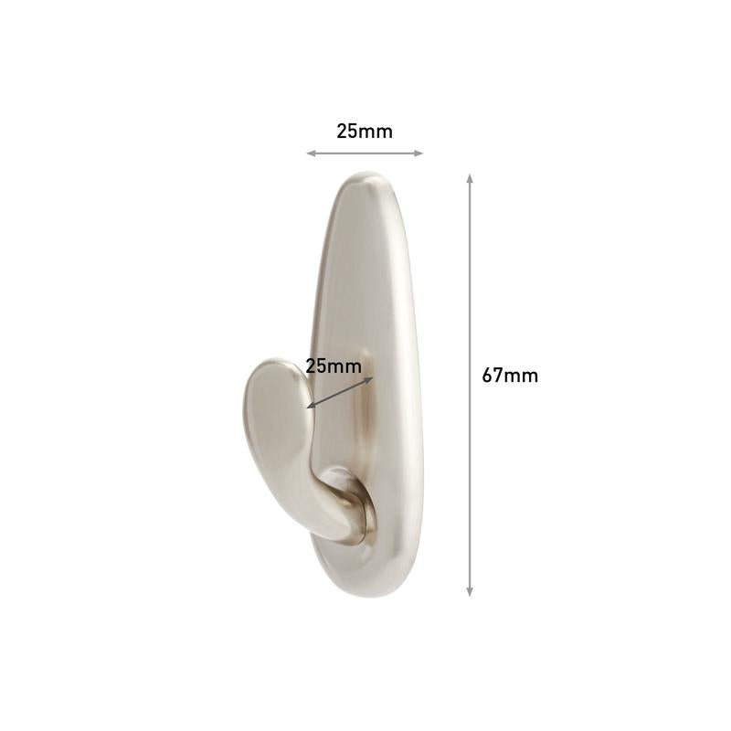 Cârligul metalic Command™ „clasic” de la 3M Deutschland GmbH este prezentat cu o suprafață periată. Are 67 mm înălțime, 25 mm lățime și iese 25 mm din bază, aceste dimensiuni fiind evidențiate prin adnotări.