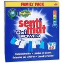 Un carton albastru de 3,3 kg Sentimat Oxi Power de la Rösch Germany GmbH, "Family Pack", arată rufe atârnate, plăcuțe verzi și textul pentru 60 de spălări, protecție a culorilor și îndepărtarea puternică a petelor prin Oxi-Action.