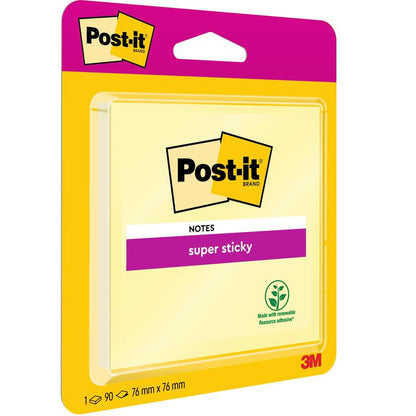 Un pachet de Post-it® Super Sticky Notes, Galben, 76 mm x 76 mm, 90 foi (1 bloc), de la 3M Deutschland GmbH. Ambalajul afișează logo-ul Post-it și simbolul frunzei verzi într-un design strălucitor roz și galben. Certificat PEFC.