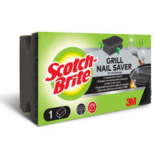 O cutie dreptunghiulară cu bureți Scotch-Brite® Grill de la 3M Deutschland GmbH, în culorile verde, galben și negru, prezintă imagini ale produsului și un text care precizează că este ideal pentru curățarea grătarului și a ustensilelor de grătar; 1 bucată per pachet.