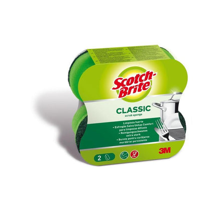 Un ambalaj de bureți de curățare Scotch-Brite® Classic de la 3M Deutschland GmbH arată doi bureți verzi și galbeni, informații despre produs în mai multe limbi și o imagine cu vase curate.