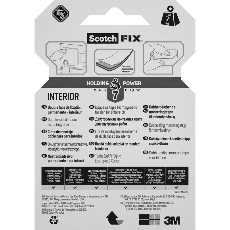 Pe spatele unui ambalaj de bandă de montare interioară dublu adezivă Scotch-FIX™ de la 3M Deutschland GmbH se află instrucțiuni de utilizare, o forță de susținere de 7 kg, detalii de produs în mai multe limbi, simboluri și logo-ul 3M în partea de jos.