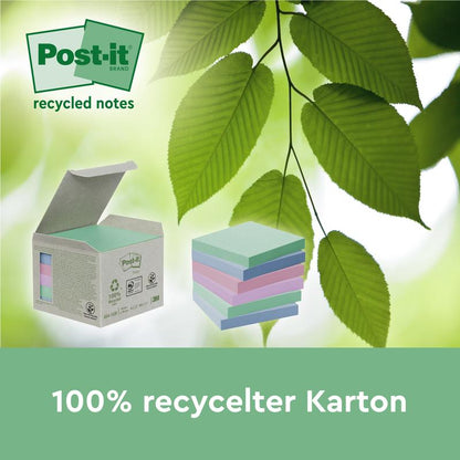 O cutie deschisă cu Post-it® Recycling Notes pastelate (38 mm x 51 mm, 100 foi/bloc, 100% PEFC) de la 3M Deutschland GmbH se află lângă notițe stivuite, în spatele cărora se află frunze verzi. Text: „100% carton reciclat” și „notițe reciclate”.