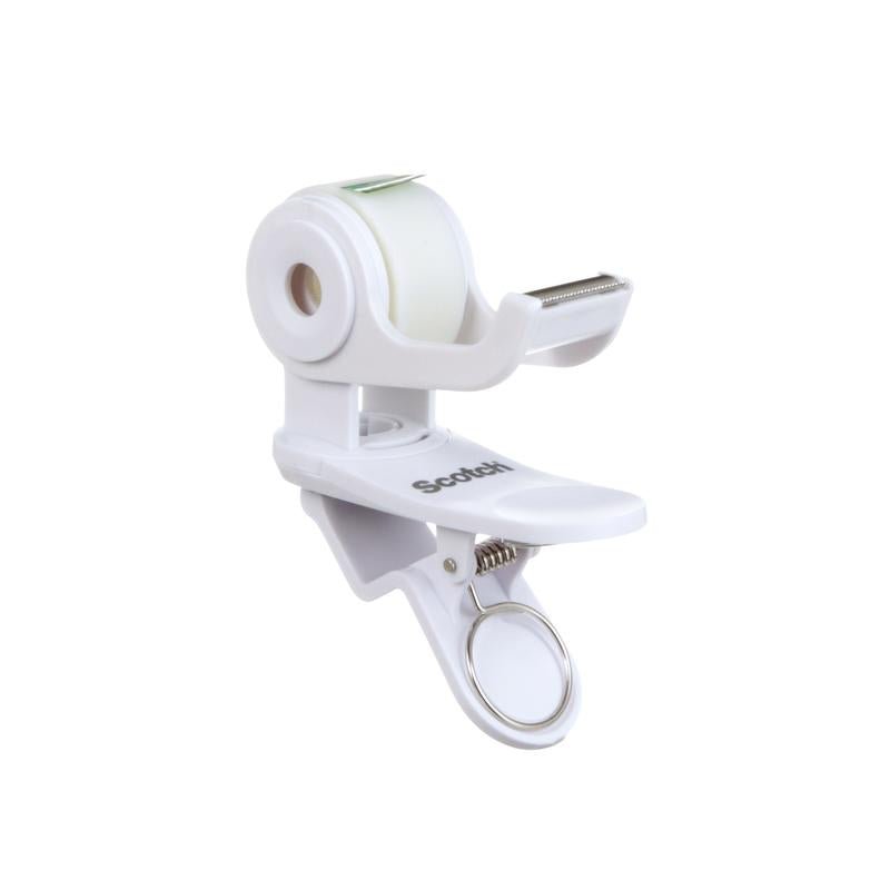 Dispenserul de bandă adezivă Scotch™ Clip & Twist C19 de la 3M Deutschland GmbH dispune de un clip cu arc, un inel metalic pentru chei, o margine de tăiere zimțată și este livrat cu o rolă de bandă adezivă invizibilă Scotch® Magic™ (19mm × 8,89m).
