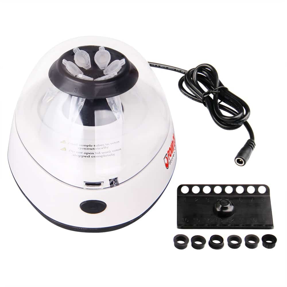 Un dispozitiv Altruan pentru testarea ouălor, alb și transparent, cu cablu de alimentare și diverse garnituri de cauciuc pe fundal alb. Dispozitivul este utilizat ca un kit PCR Pure complet echipat pentru verificarea progresului de dezvoltare a ouălor.