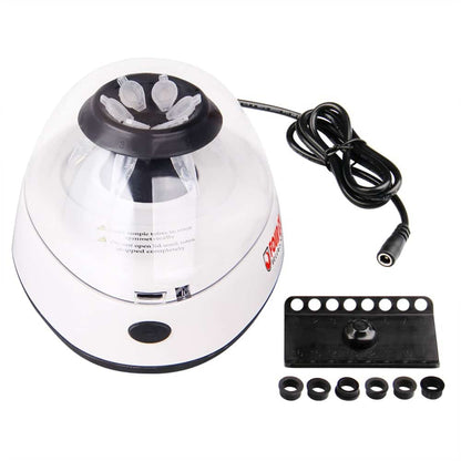 Un dispozitiv Altruan pentru testarea ouălor, alb și transparent, cu cablu de alimentare și diverse garnituri de cauciuc pe fundal alb. Dispozitivul este utilizat ca un kit PCR Pure complet echipat pentru verificarea progresului de dezvoltare a ouălor.